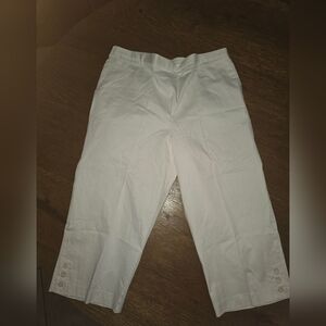 Alfred DummerWhite Cropped Button Hem Pants